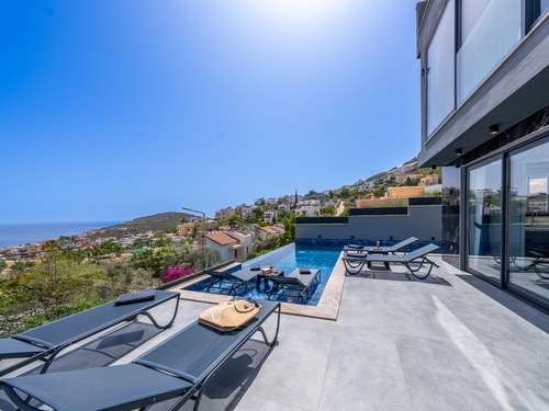 gece  -  Kasım
  | Kalkan’da 8 Kişilik Lüks Villa, Özel Isıtmalı Havuz ve Merkezi Konum